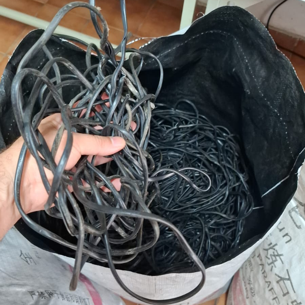 Resíduo: Pvc wire covers - B2Blue  - Compra e Venda de Resíduos