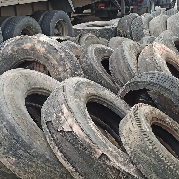 Pneu - borracha - Jaboatão dos Guararapes, PE - B2Blue - Compra e Venda de Resíduos