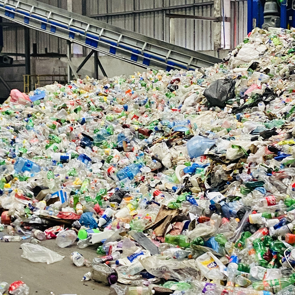 Pet - plástico - Guarulhos, SP - B2Blue - Compra e Venda de Resíduos