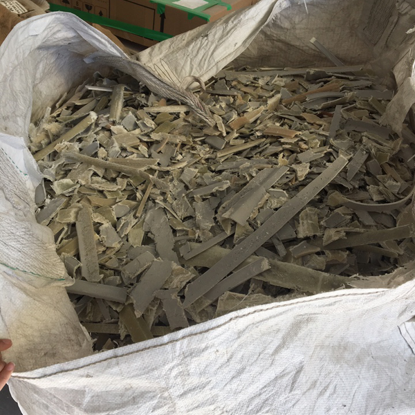 Chapa de compósito (fibra de vidro + resina) moído - construção e demolição - São José Dos Pinhais, PR - B2Blue - Compra e Venda de Resíduos