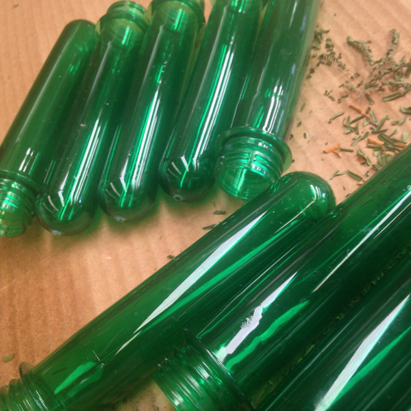 Preforma verde - plástico - Marília, SP - B2Blue - Compra e Venda de Resíduos