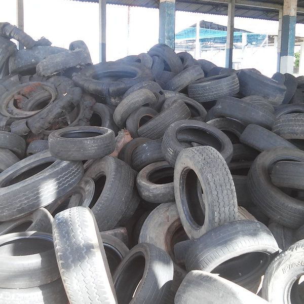 20.000 kg de pneus danificados - Borracha