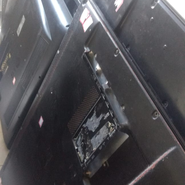 Resíduo: Tv som home e placas - B2Blue  - Compra e Venda de Resíduos