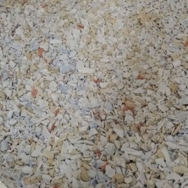 Forro moido rigido mesclado branco com marrom - Plástico