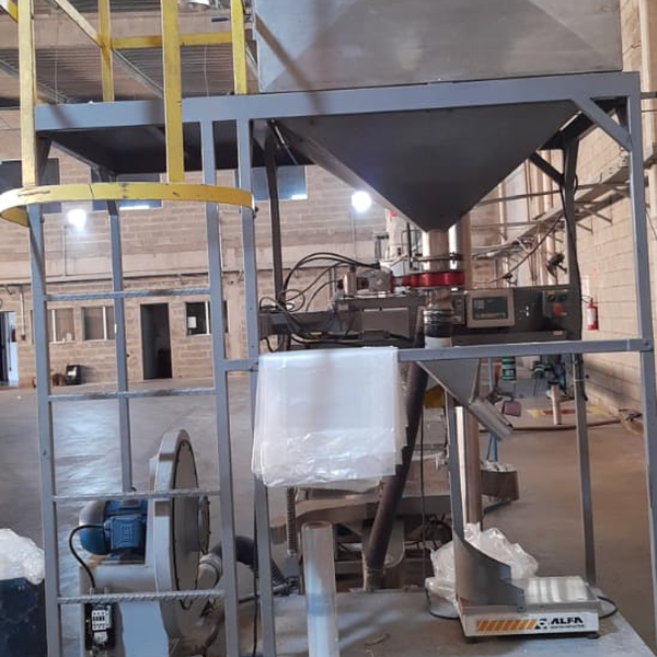 Ensacadeira dosadora com balança mecânica - produtos de 2a linha - MONGAGUA, SP - B2Blue - Compra e Venda de Resíduos