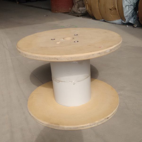 Bobina carretel de madeira - madeira - Jacareí, SP - B2Blue - Compra e Venda de Resíduos