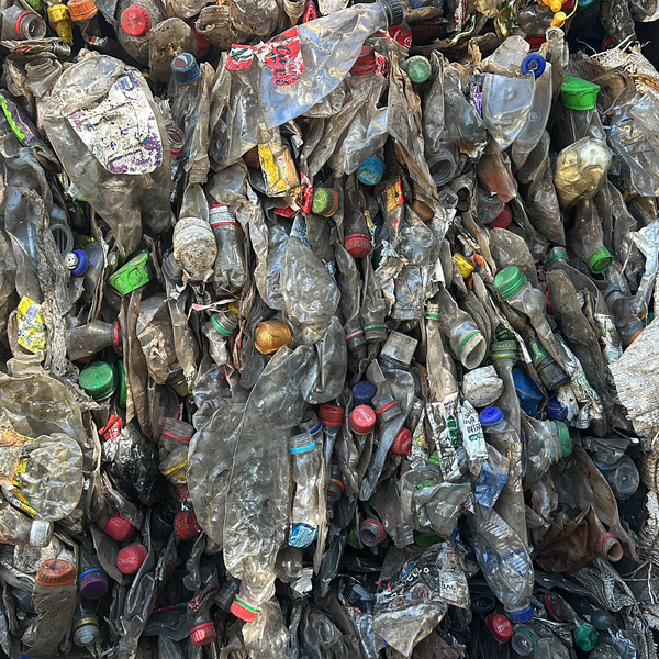 Resíduo: Garrafas pet enfardadas e separada por cor - B2Blue  - Compra e Venda de Resíduos