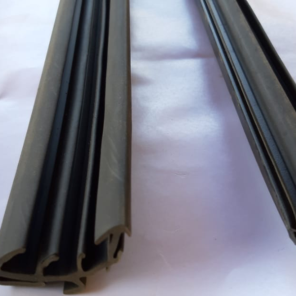 Borracha de porta de carro - borracha - Pinhalzinho, SP - B2Blue - Compra e Venda de Resíduos