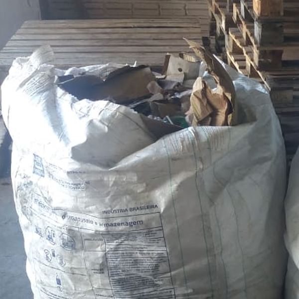 Papelão solto - papel/papelão - Cascavel, PR - B2Blue - Compra e Venda de Resíduos