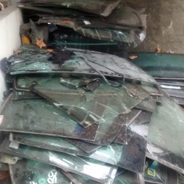 Para-brisa retirados de veículos. - vidro - São Paulo, SP - B2Blue - Compra e Venda de Resíduos