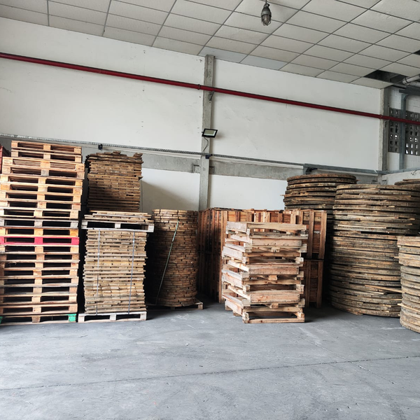 Paletes de madeira e bobinas de madeira. - madeira - CAMACARI, BA - B2Blue - Compra e Venda de Resíduos