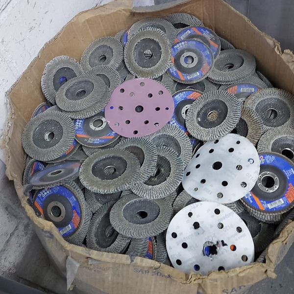 Lixas e flap disco usados - outros - Guarulhos, SP - B2Blue - Compra e Venda de Resíduos