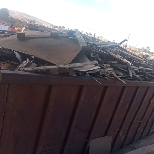 Paletes pbr quebrados - madeira - Itabirito, MG - B2Blue - Compra e Venda de Resíduos