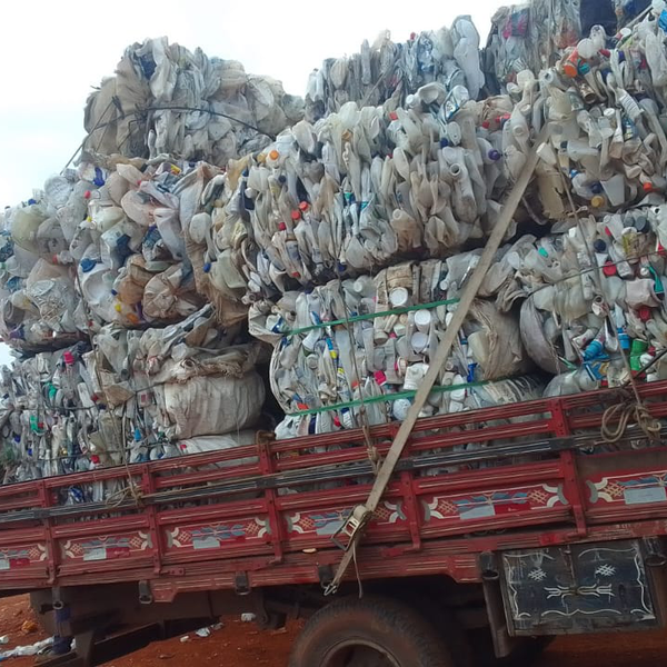 Pead branco e colorido enfardado - colocar na empresa  - outros - Limeira, SP - B2Blue - Compra e Venda de Resíduos