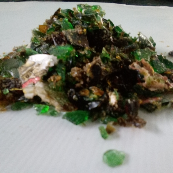 Resíduo: Caco de vidro misto/incolor garrafas pet - B2Blue  - Compra e Venda de Resíduos