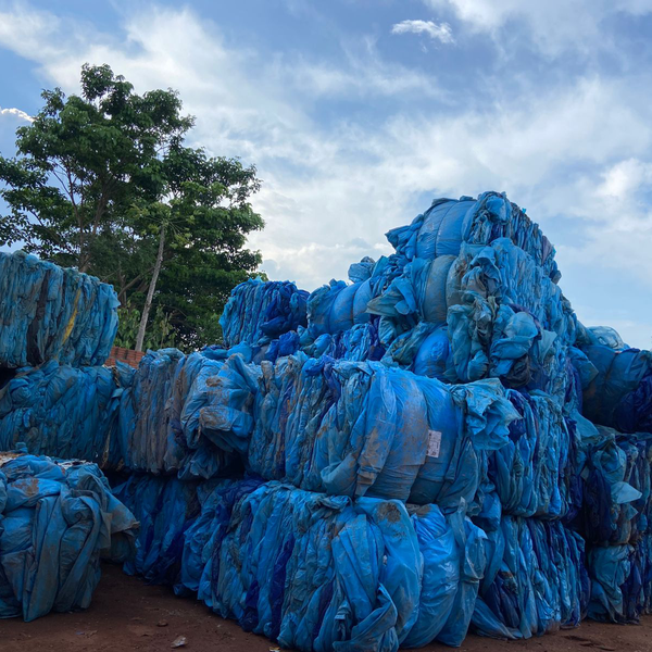 Sucata de lona em pvc e sucata de polipropileno - plástico - Campo Novo Do Parecis, MT - B2Blue - Compra e Venda de Resíduos