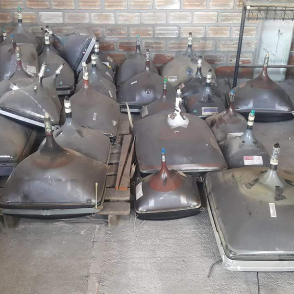 Tubo crt - plástico - Camaquã, RS - B2Blue - Compra e Venda de Resíduos