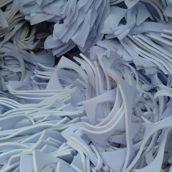 Retalhos de espuma dublada com tecido ( sobra de bojo) - Tecido