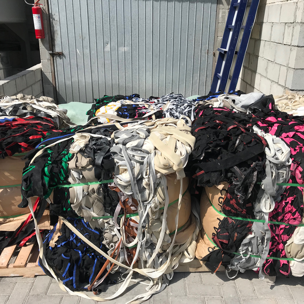 APARAS DE PVC EXPANDIDO - Plástico