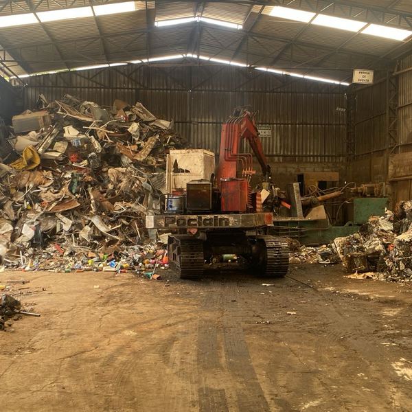 Sucata (ferrosos) - metais - POCOS DE CALDAS, MG - B2Blue - Compra e Venda de Resíduos