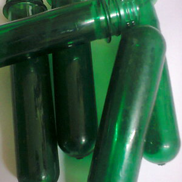 Resíduo: Preforma inteira  verde - B2Blue  - Compra e Venda de Resíduos