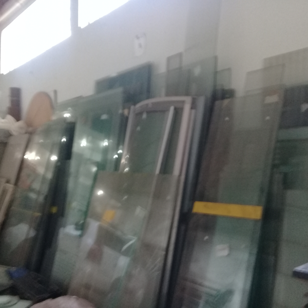 Vidros temperados - vidro - Bauru, SP - B2Blue - Compra e Venda de Resíduos