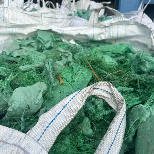 Resíduo: Pet moído cristal e verde - B2Blue  - Compra e Venda de Resíduos