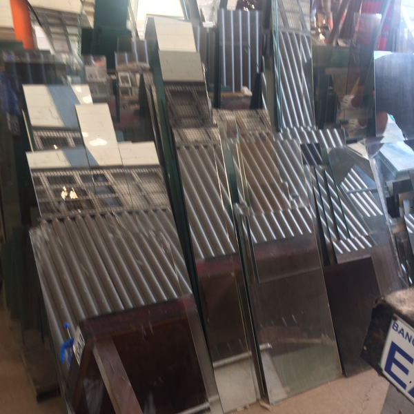 Resíduo: Retalho de espelho guardian e cebrace - B2Blue  - Compra e Venda de Resíduos