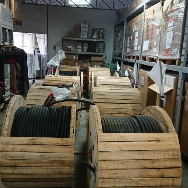 Resíduo: Carreteis de madeira - B2Blue  - Compra e Venda de Resíduos