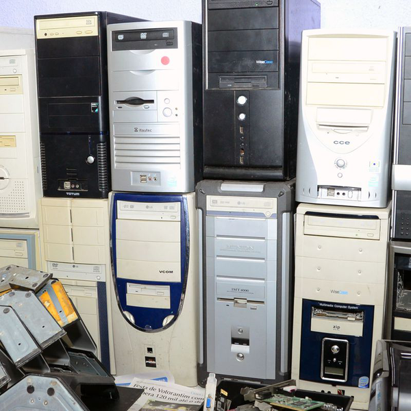 Computador antigo - eletroeletrônicos - Contagem, MG - B2Blue - Compra e Venda de Resíduos