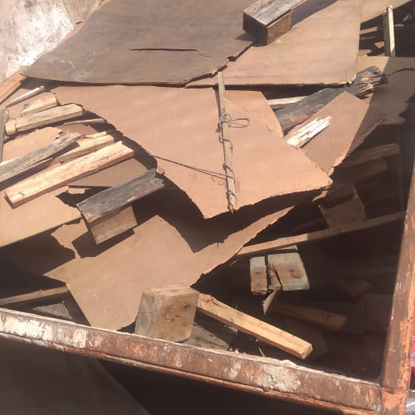 Madeira quebrada - madeira - Nova Friburgo, RJ - B2Blue - Compra e Venda de Resíduos