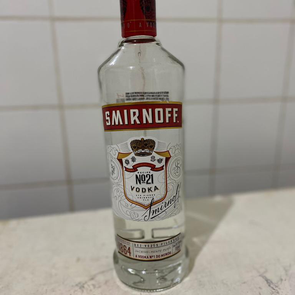 Vidro (garrafas) - vidro - Rio De Janeiro, RJ - B2Blue - Compra e Venda de Resíduos