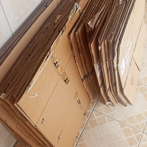 Resíduo: Caixas de papelão semi-novas - B2Blue  - Compra e Venda de Resíduos