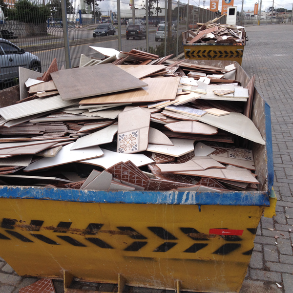 Cacos de ceramica/revestimento/azulejo - construção e demolição - São José Dos Pinhais, PR - B2Blue - Compra e Venda de Resíduos