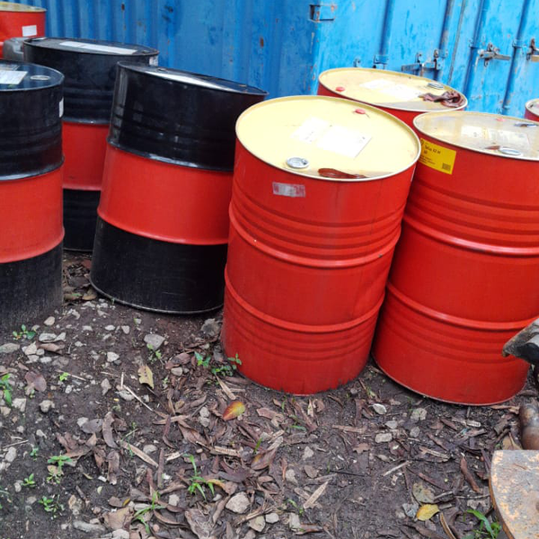 Oleo hidraulico - químicos - São Caetano do Sul, SP - B2Blue - Compra e Venda de Resíduos