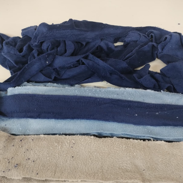 Resíduo: Tiras  fleece soft bubble e tiras de ffreece lisa - B2Blue  - Compra e Venda de Resíduos