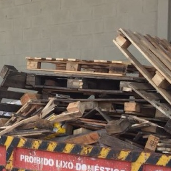 Estruturas de pallets - madeira - Foz Do Iguaçu, PR - B2Blue - Compra e Venda de Resíduos