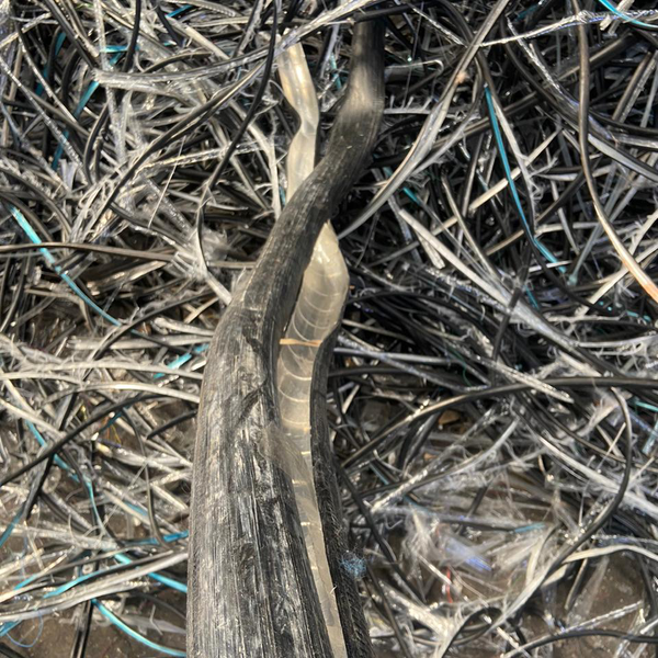 Resíduo: Capas de fios e cabos - B2Blue  - Compra e Venda de Resíduos