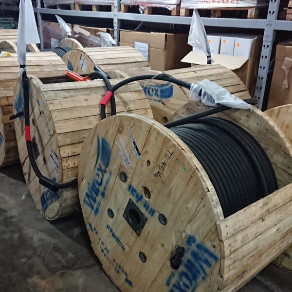 Resíduo: Carreteis de madeira - B2Blue  - Compra e Venda de Resíduos