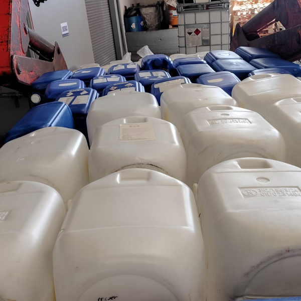 Bombonas pead 50 l brancas com tampa  - outros - Xanxere, SC - B2Blue - Compra e Venda de Resíduos