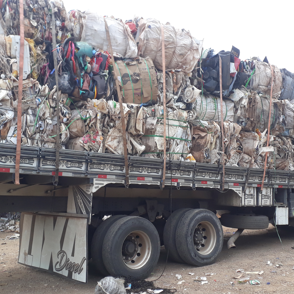 Compro pp pead pet - plástico - Curitiba, PR - B2Blue - Compra e Venda de Resíduos