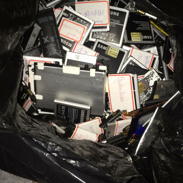 Baterias de celulares - eletroeletrônicos - Jundiaí, SP - B2Blue - Compra e Venda de Resíduos