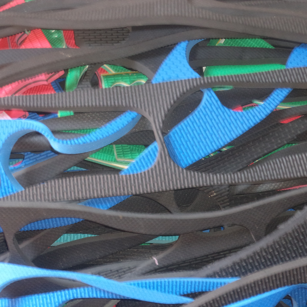 Resíduo: Sobras de borrachas utilizadas na fabricação de chinelos - B2Blue  - Compra e Venda de Resíduos