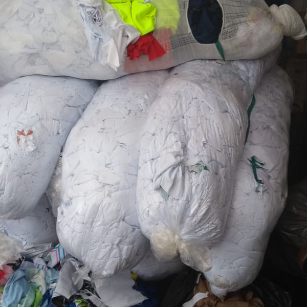 Resíduo: Residuos de confecção - retalho branco - B2Blue  - Compra e Venda de Resíduos