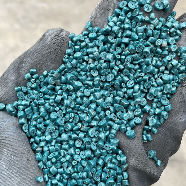 Grão  de baixa colorido para sacolas e saco de lixo - plástico - SAO PAULO, SP - B2Blue - Compra e Venda de Resíduos