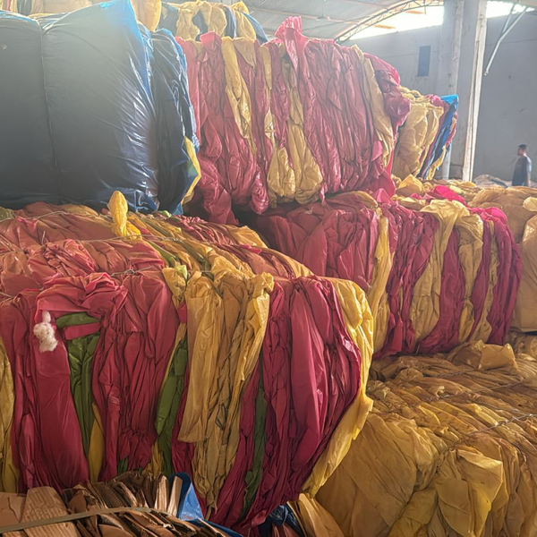 Pebd - aparas para reciclar - plástico - APARECIDA DE GOIANIA, GO - B2Blue - Compra e Venda de Resíduos