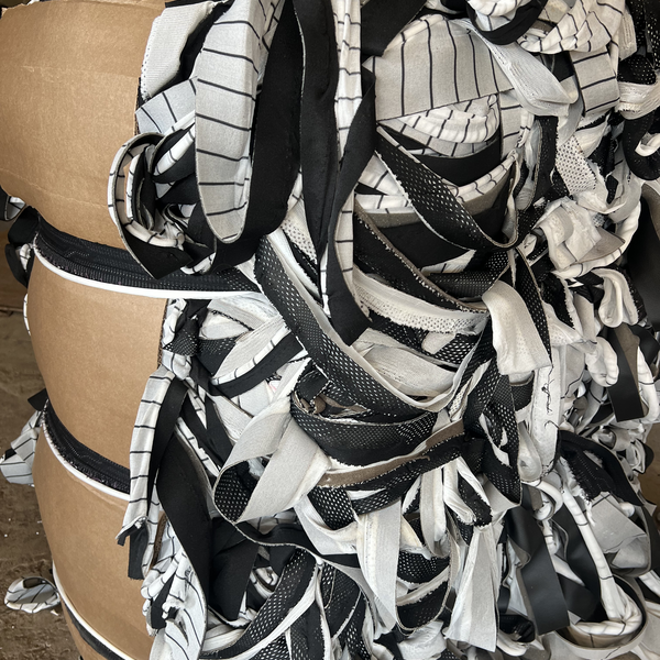 Tiras de tecido automotivo - outros - POUSO ALEGRE, MG - B2Blue - Compra e Venda de Resíduos