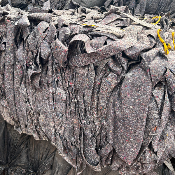 Aparas de feltros de poliester - outros - Santa Bárbara D'Oeste, SP - B2Blue - Compra e Venda de Resíduos