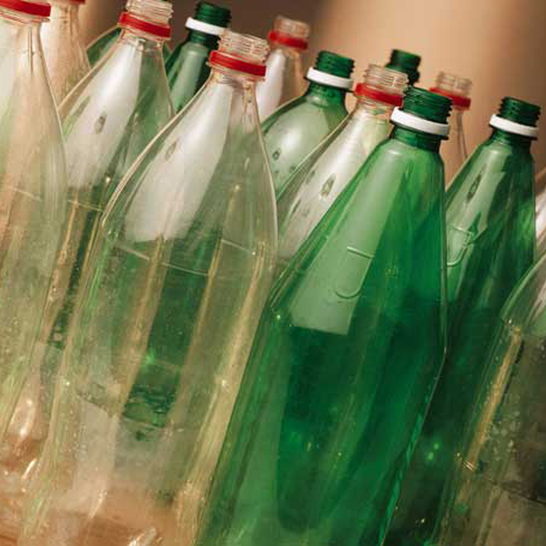 Garrafas pets - plástico - Itaquaquecetuba, SP - B2Blue - Compra e Venda de Resíduos