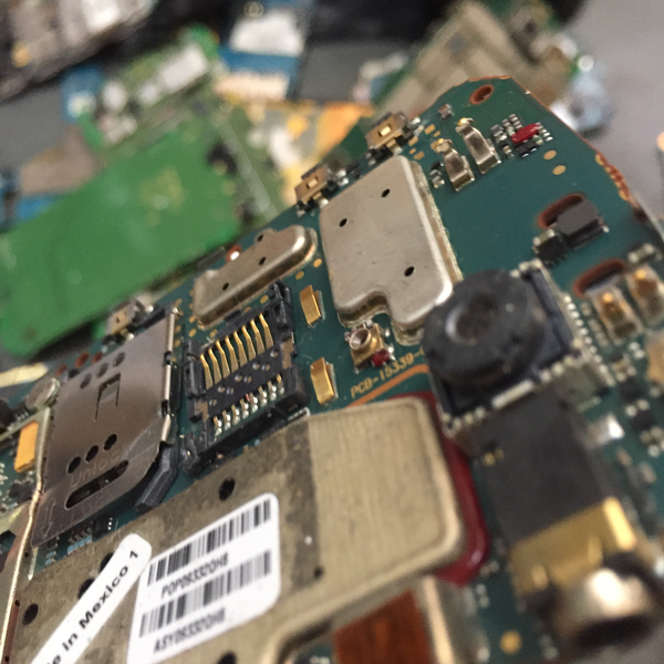 Resíduo: Placas de celulares - B2Blue  - Compra e Venda de Resíduos